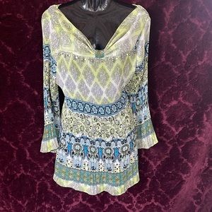 Nicola woman top